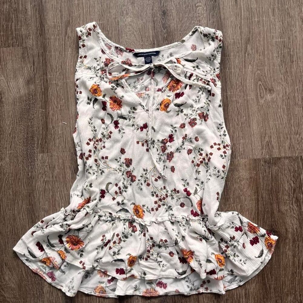 American Eagle Flowery blouse